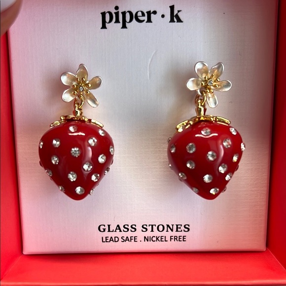 Piper K 🍓🌸 Strawberry & Flowet Earrings ✨ - Picture 3 of 5